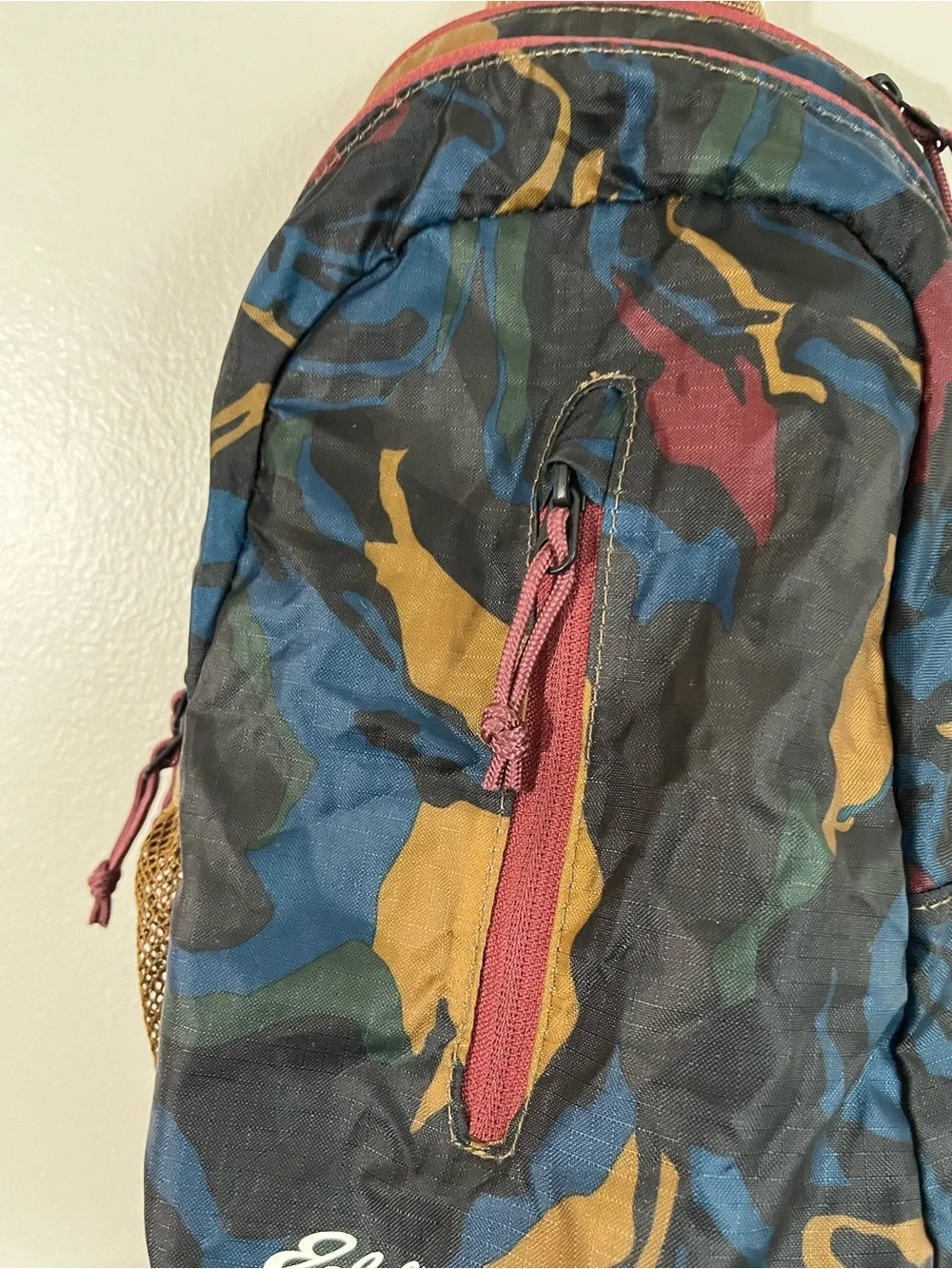 Eddie Bauer 10L Stowaway Camouflage Sling Back